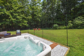 Family-Friendly Saugerties Home with Hot Tub and Games